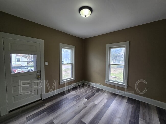 Building Photo - 823 Glenwood St