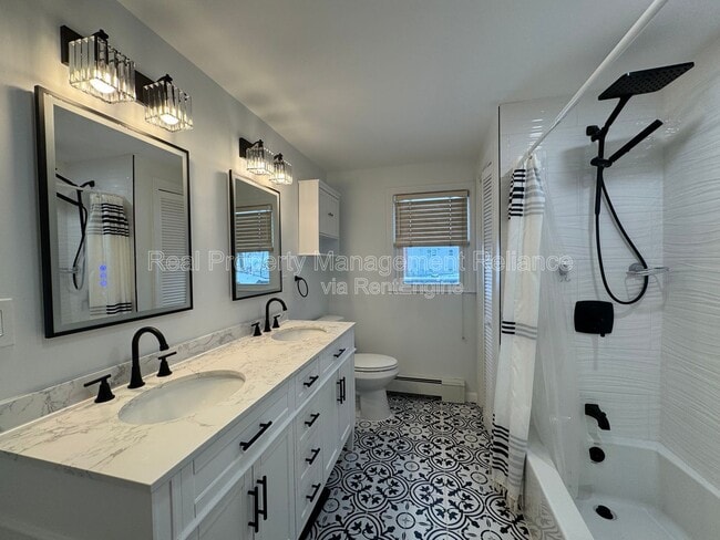 Building Photo - 30 Gables Cir