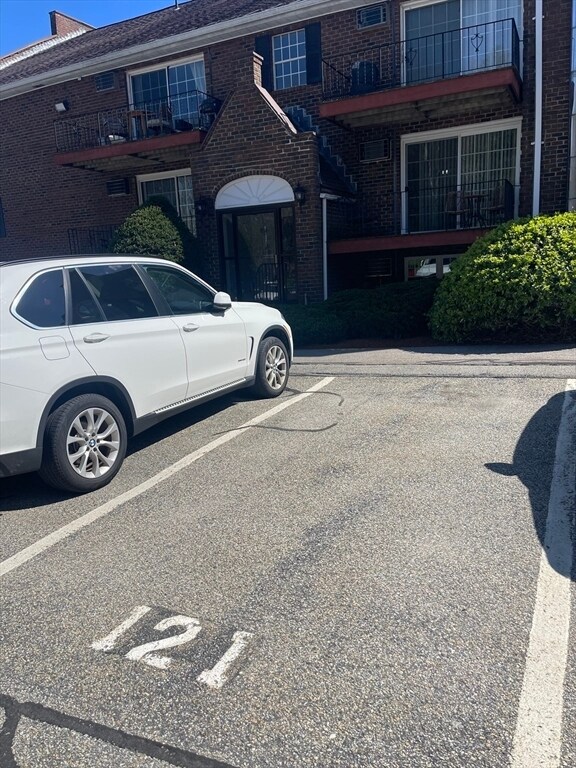 Building Photo - 10 Williamsburg Ct