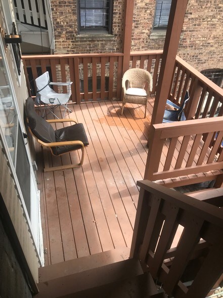 Building Photo - 1703 W Irving Park Rd