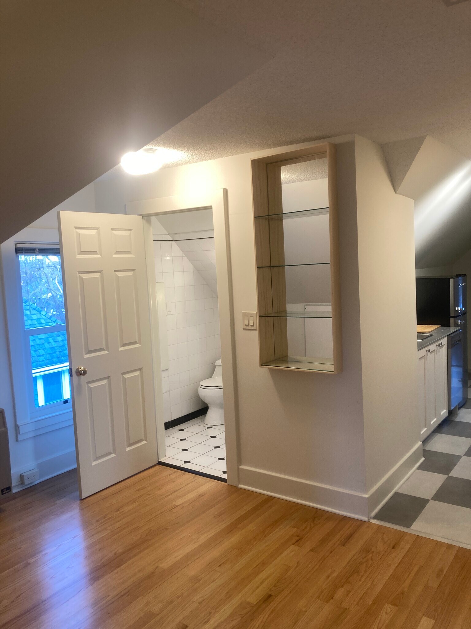 Building Photo - 3150 Harriet Ave