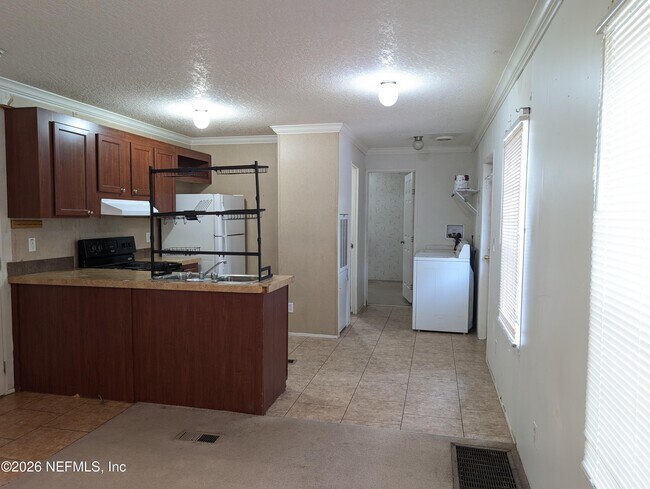 Building Photo - 123 Hayman Dr