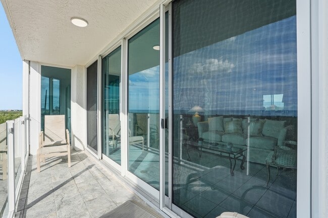 Building Photo - 6101 Pelican Bay Blvd