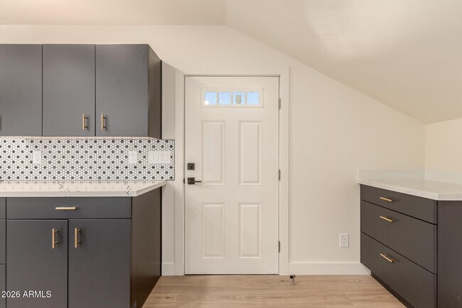 Building Photo - 125 N 11th Ave