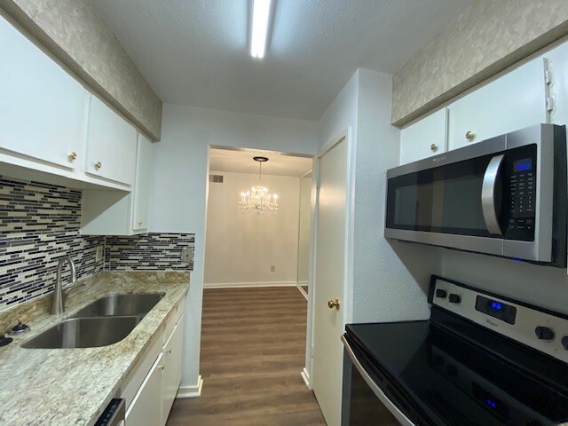 Building Photo - 1100 Augusta Dr