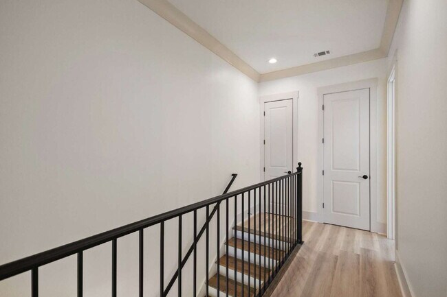 Building Photo - Luxury Townhome for Rent in Waterpointe | 3 Bed | 2.5 Bath | Private Courtyard