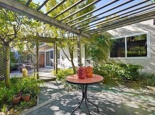 Building Photo - 3 bedroom 2 bath Townhome - Greenmeadow Neighborhood Palo Alto!  $6800