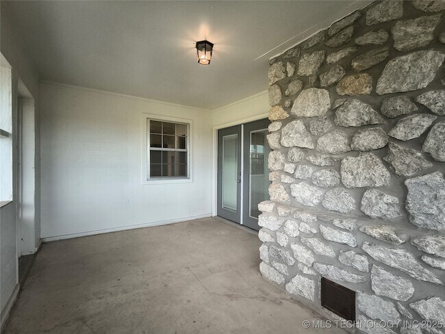 Building Photo - 16012 S Elwood Ave