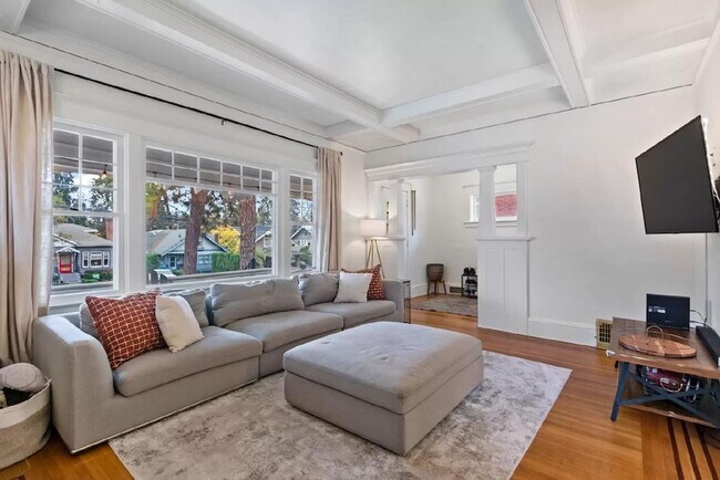 Building Photo - Welcome to this charming craftsman home ne...