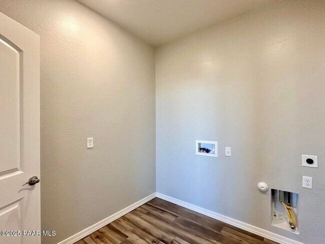 Building Photo - 7701 E Fieldstone Dr