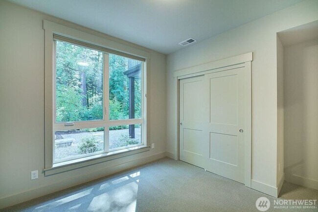 Building Photo - 4Bd/3.25Ba Issaquah House