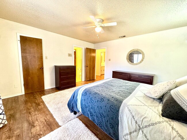 Building Photo - 4409 75th Dr
