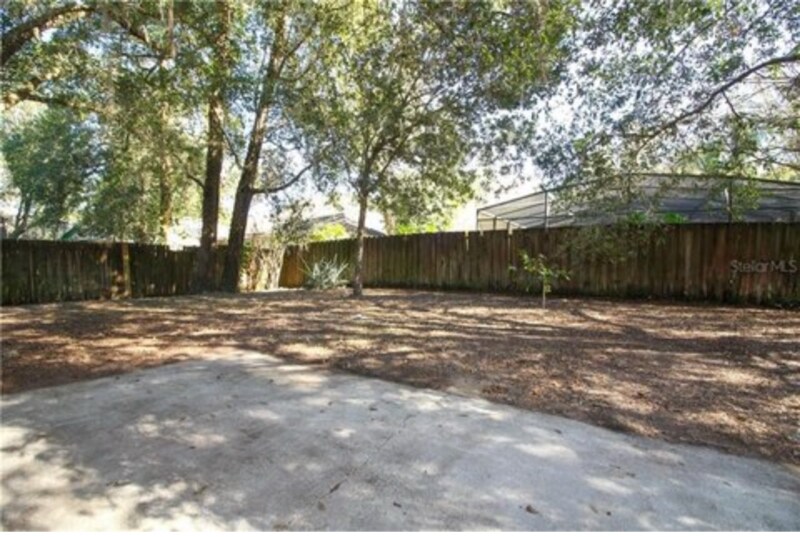 Building Photo - 305 Garden Oak Ct