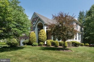 Building Photo - 30 Leicester Ct