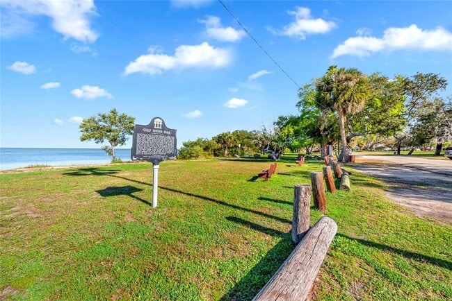 Building Photo - 511 Crystal Beach Ave