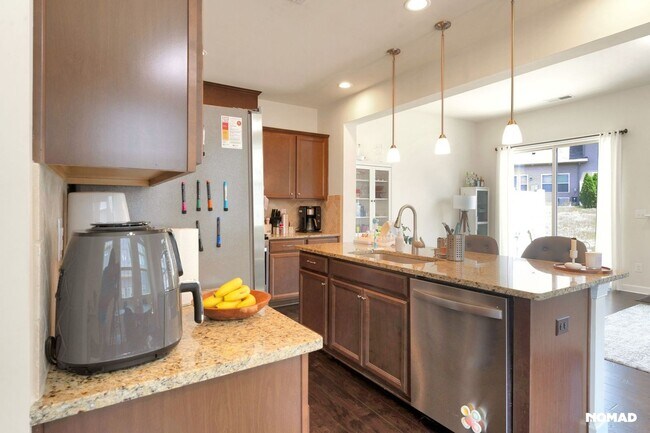 Building Photo - 5620 Garrow Glen Rd