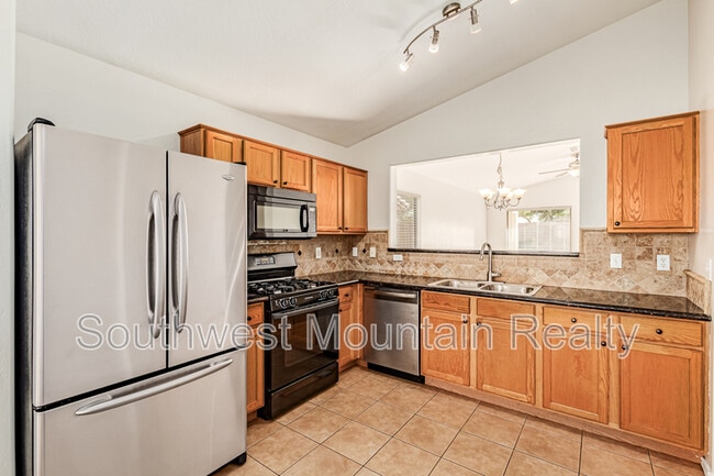 Building Photo - 30196 N Sunray Dr