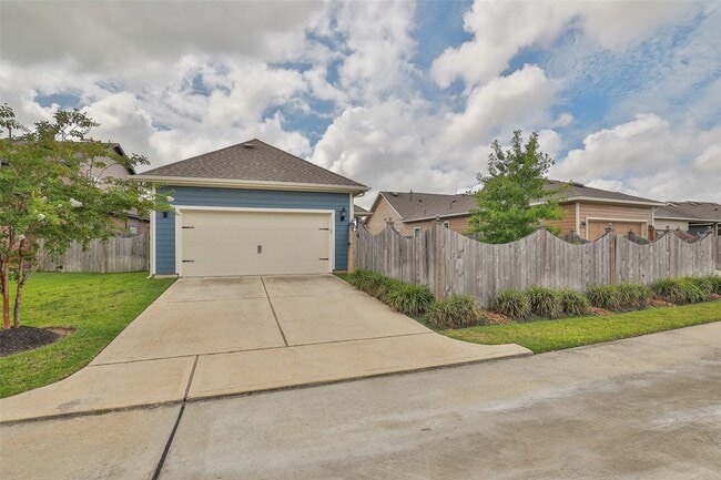 Building Photo - 18506 Gunda Heights Dr