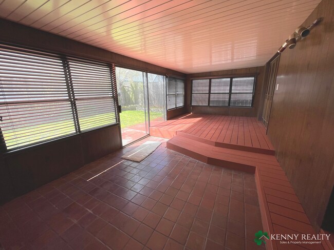 Building Photo - Three Bedroom Home with Lots of Common Area in Sunshine Gardens in SSF