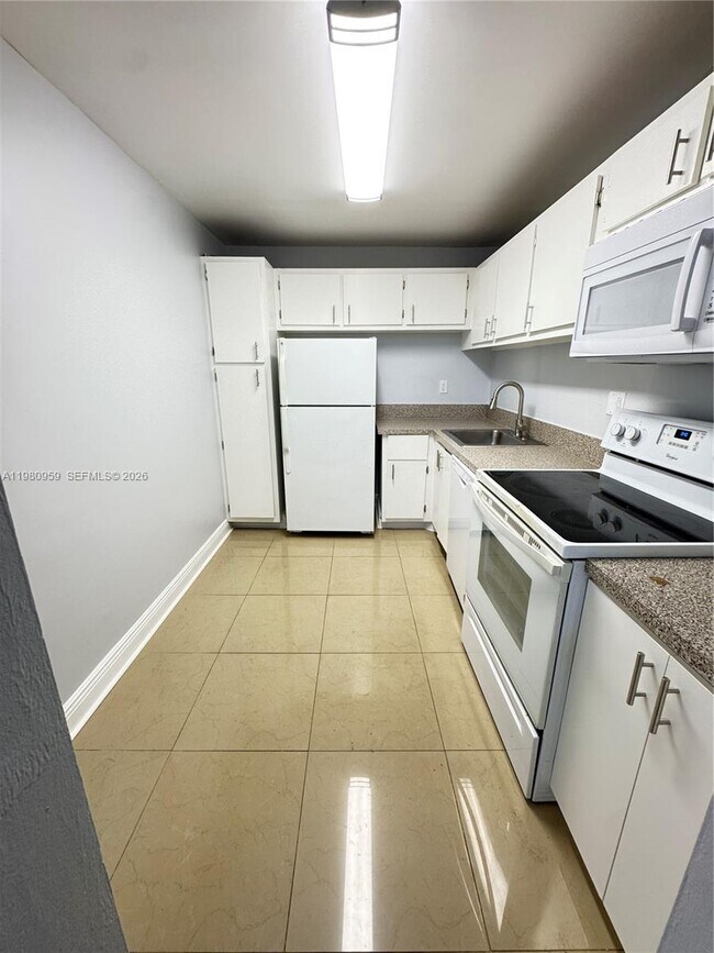 Building Photo - 1800 Sans Souci Blvd