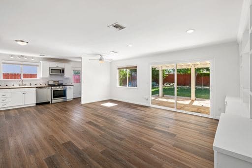 Building Photo - 23906 Hamlin St