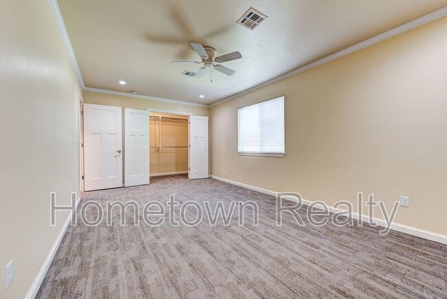 Building Photo - 1115 N Billen Ave