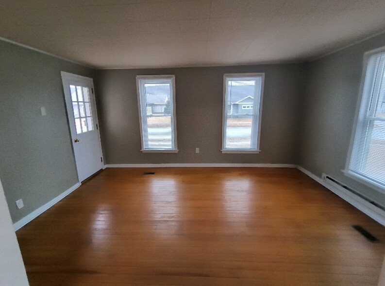 Building Photo - 609 E Water St