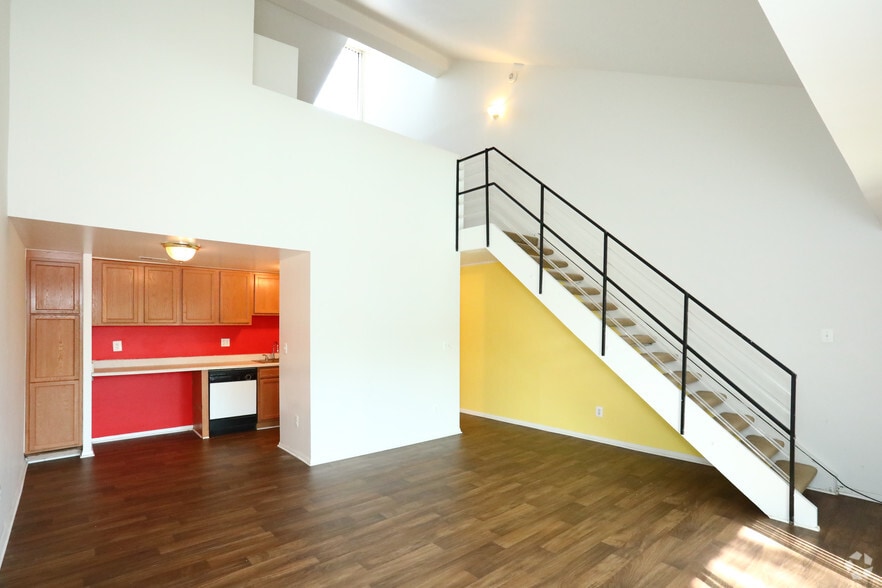 Palms East 1531 E Larned St Detroit MI 48207 Apartment Finder