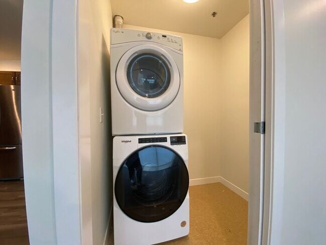 Building Photo - $2,575 | 1 Bedroom, 2 Bathroom Condo | Pet Friendly* | Available for Immediate move-in!