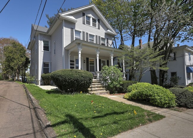 Building Photo - 211 Montowese St