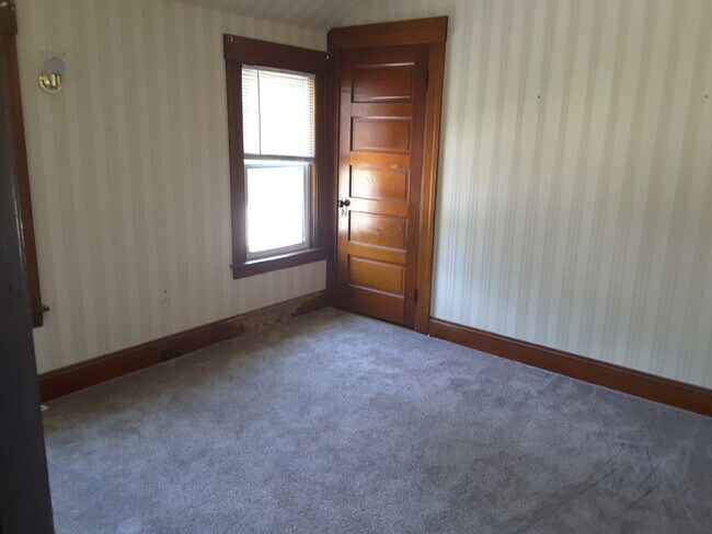 Building Photo - 15-21 McBride