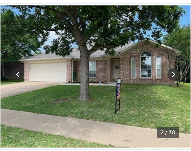 Building Photo - 2312 Charleston Dr