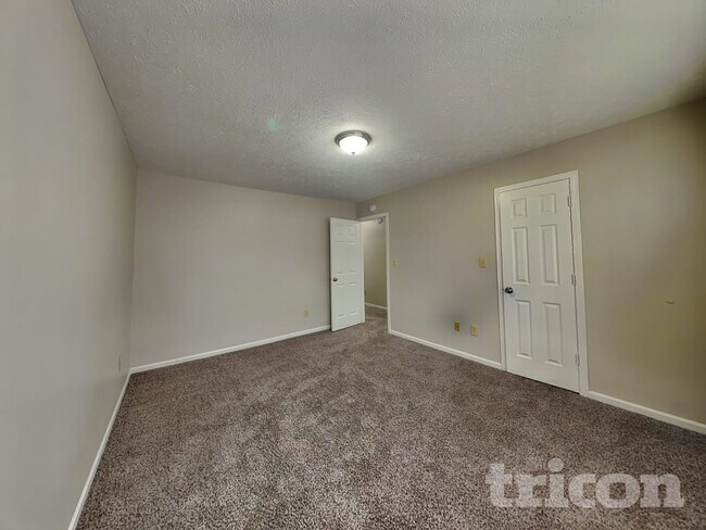 Building Photo - 6422 Coconut Ct