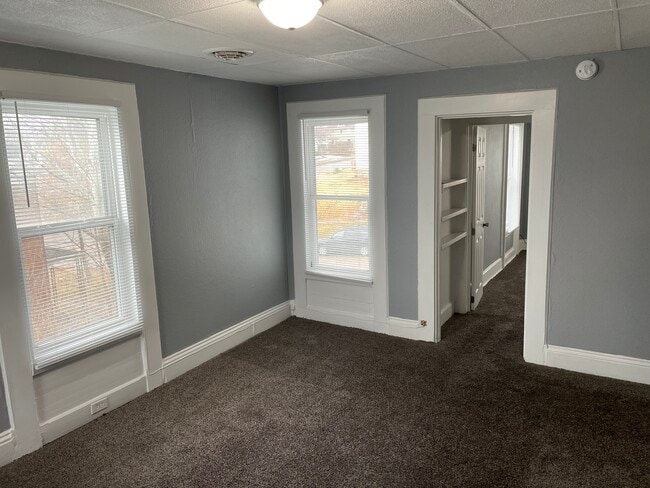 Building Photo - 210 S Woodlawn Ave