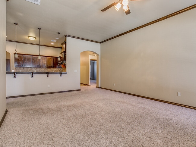 Building Photo - Highly Sought After Stonebridge Addition +...