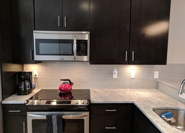 Building Photo - Contemporary Brookland 2 bed/2.5 bath cond...