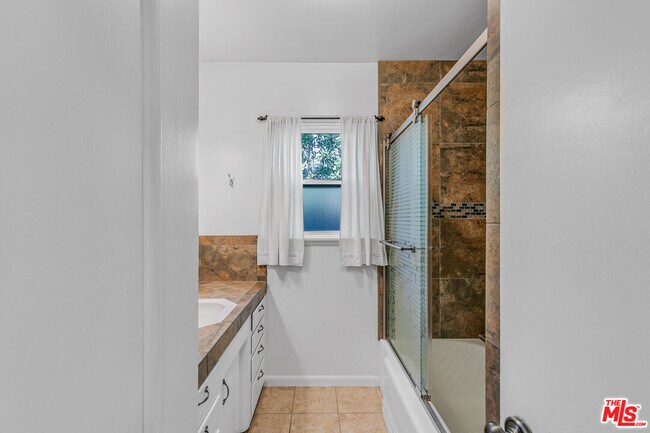 Building Photo - 6701 Blewett Ave