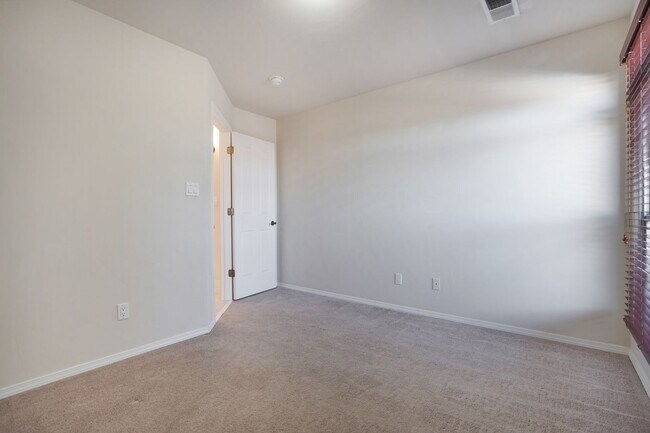 Building Photo - **Beautiful Corner Lot Home – 3 Bed | 2.5 Bath | 2-Car Garage**