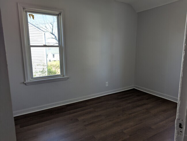 Building Photo - 1614 E Whittier St