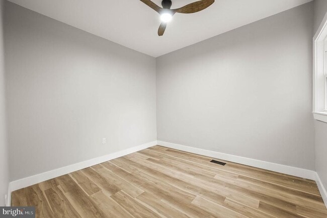 Building Photo - 5113 W Thompson St