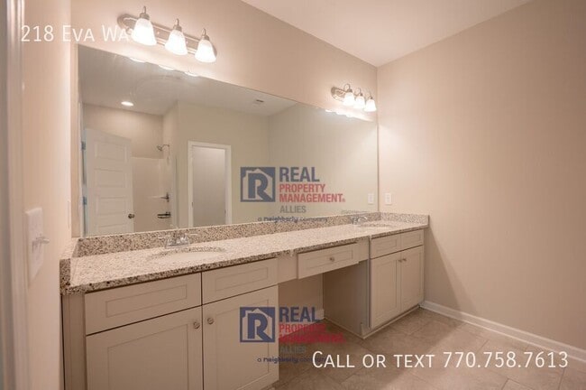 Building Photo - 218 Eva Wy