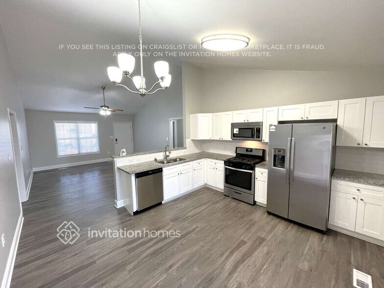 Building Photo - 855 Loch Lomond Cir