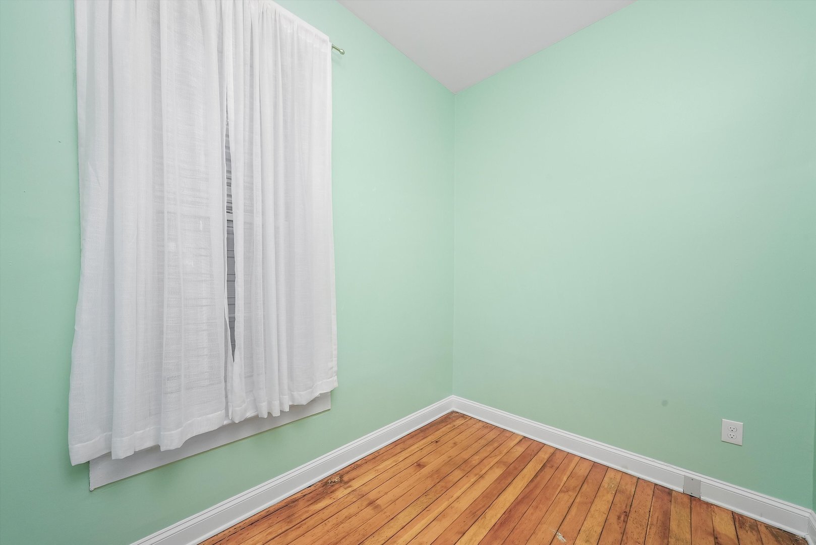 Building Photo - 1900 N Bissell St