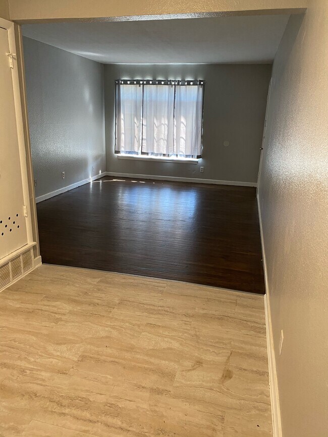 Building Photo - 3701 Southmoor Ln