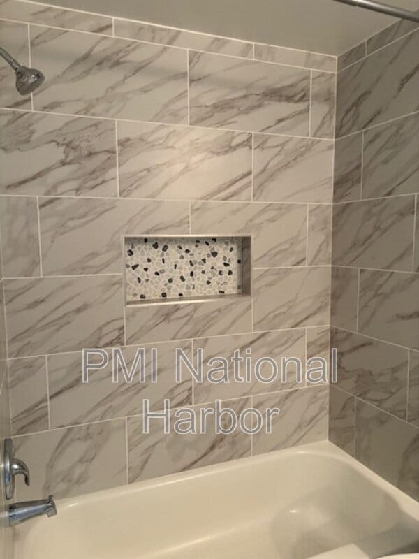 Building Photo - 1235 Chaplin St SE