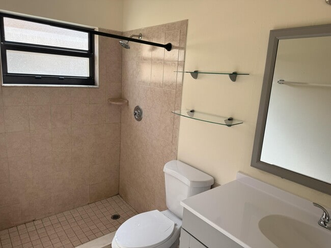 Building Photo - 1218 White Pine Dr