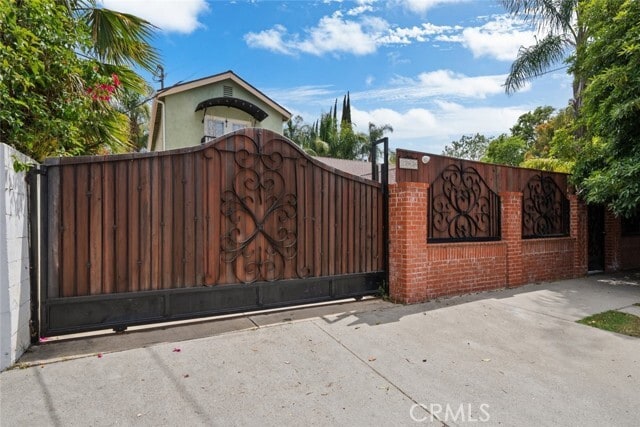 Building Photo - 13936 Magnolia Blvd
