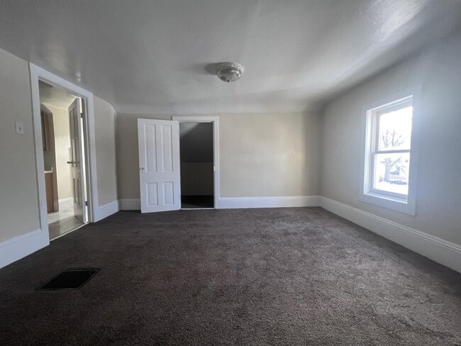 Building Photo - 1528 Bell Ave