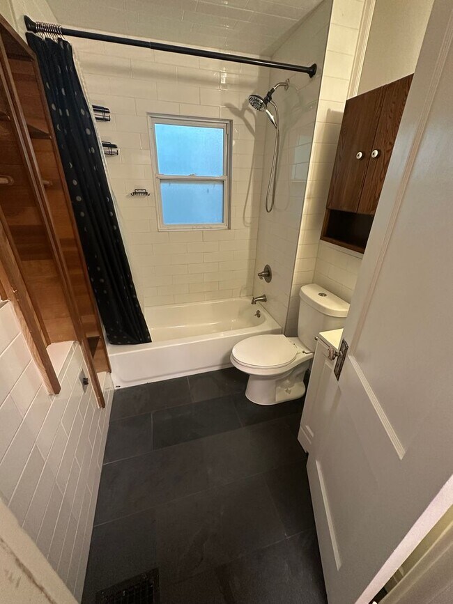 Building Photo - $1919 | 2BR/1BA | Cute Dog Friendly Home near Patty Jewett Golf Course