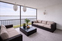 Building Photo - 1175 NE Miami Gardens Dr